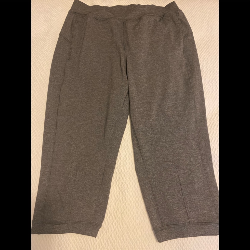 Lululemon Gray Cropped Work Out Pants